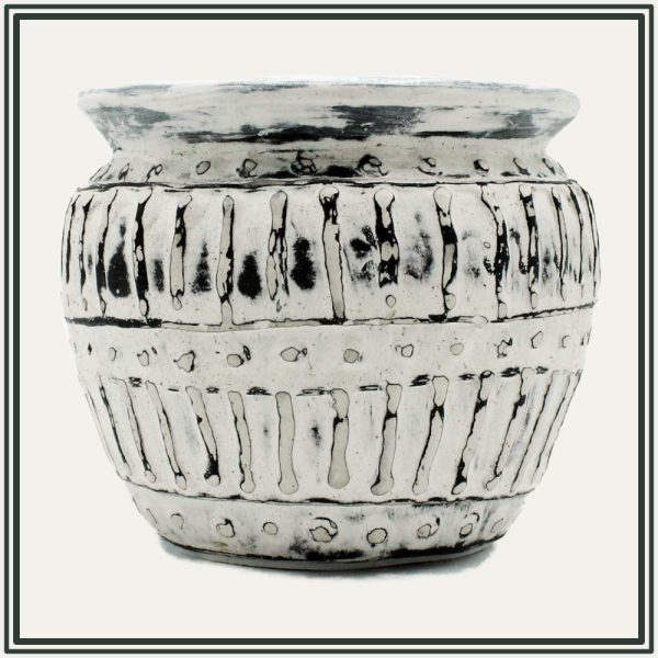 Cream dots short pot